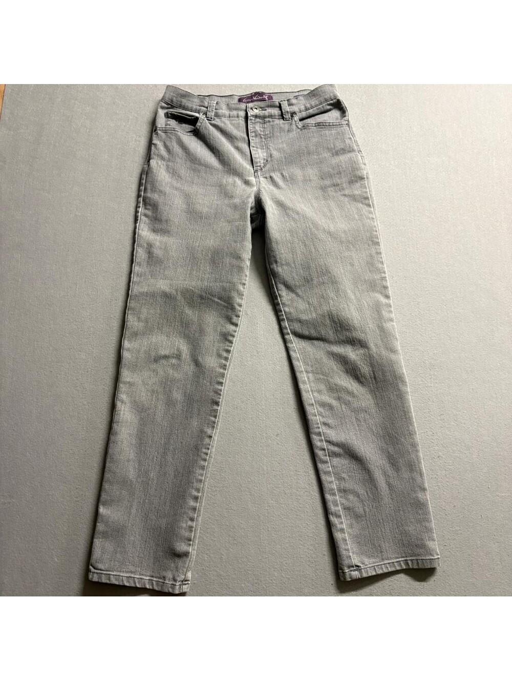 Gloria Vanderbilt Amanda Jeans Womens 10 Average Gray Denim High Rise Straight